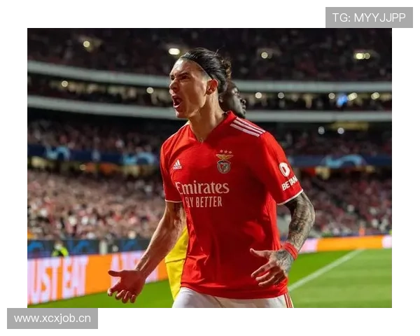 苏亚雷斯：从利物浦孤胆英雄到MSN核心的进化解析