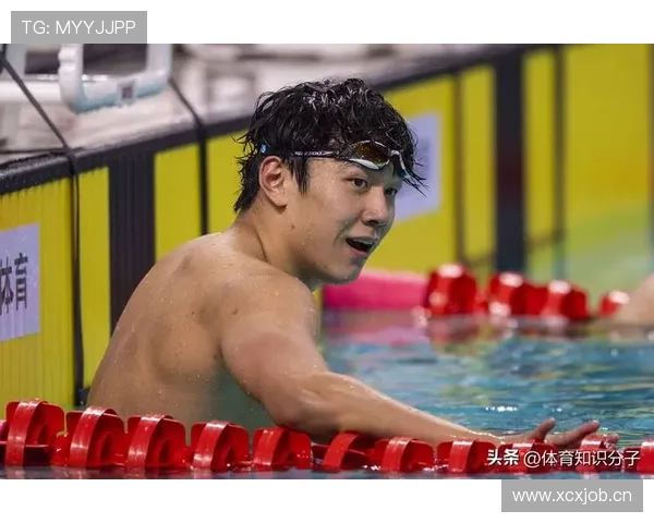 董志豪赛场上严肃，下了场居然爱穿拖鞋到处晃？这反差真让人笑喷！